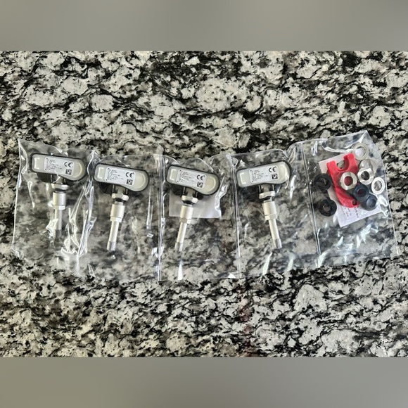 NEW Mopar Trailer TPM Sensor Kit 1/2" Valve Hole TPMS / Nut Torque: 8Nm - Picture 4 of 4